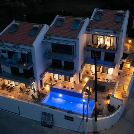 Above Blue Maisonettes Grey Diamond Διαμέρισμα *
