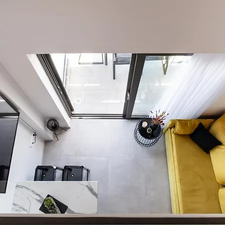 Daire Above Blue Maisonettes Grey Diamond Nikiana